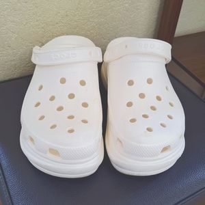 Crocs woman's Platform  Clog